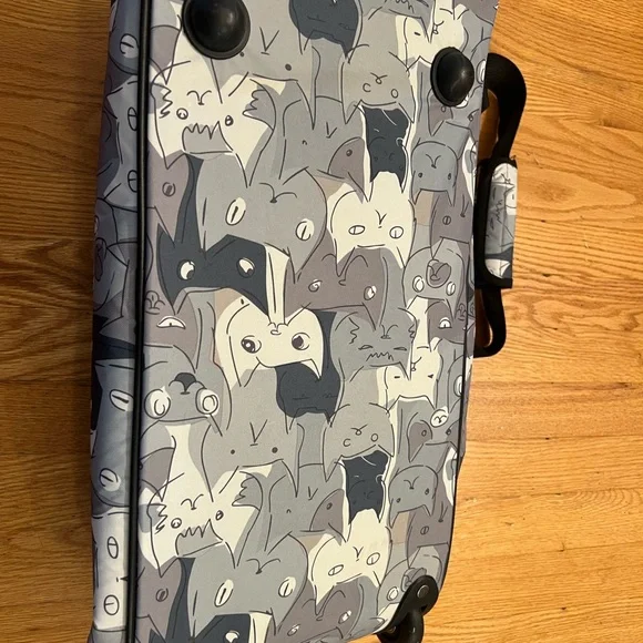 Lucas duffel bag with a grey cat pattern - Picture 2 of 6